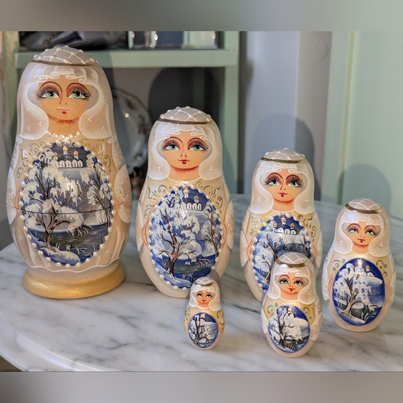 Hand-Painted Russian Winter Princess Nesting Dolls - gold accents 6 pc - Picture 14 of 15